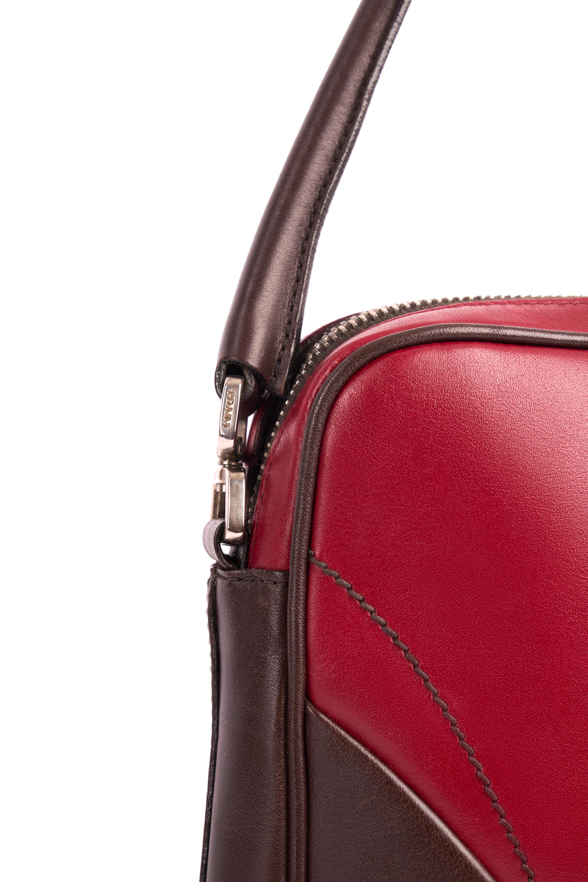 Marron Vintage Prada Square Leather Red&Brown Shoulder Bag en vente