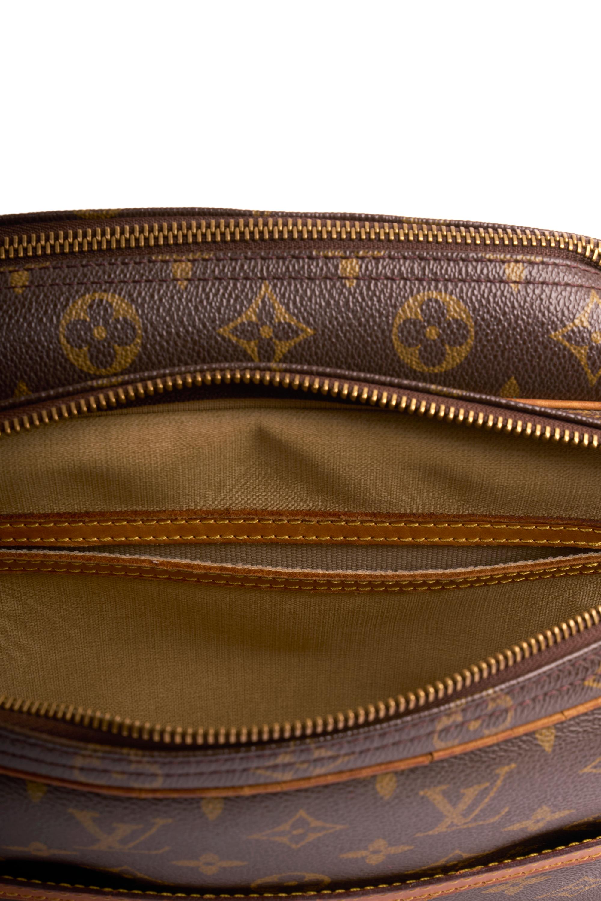 Vintage 1990's Louis Vuitton Monogram Reporter Shoulder Bag en vente 3
