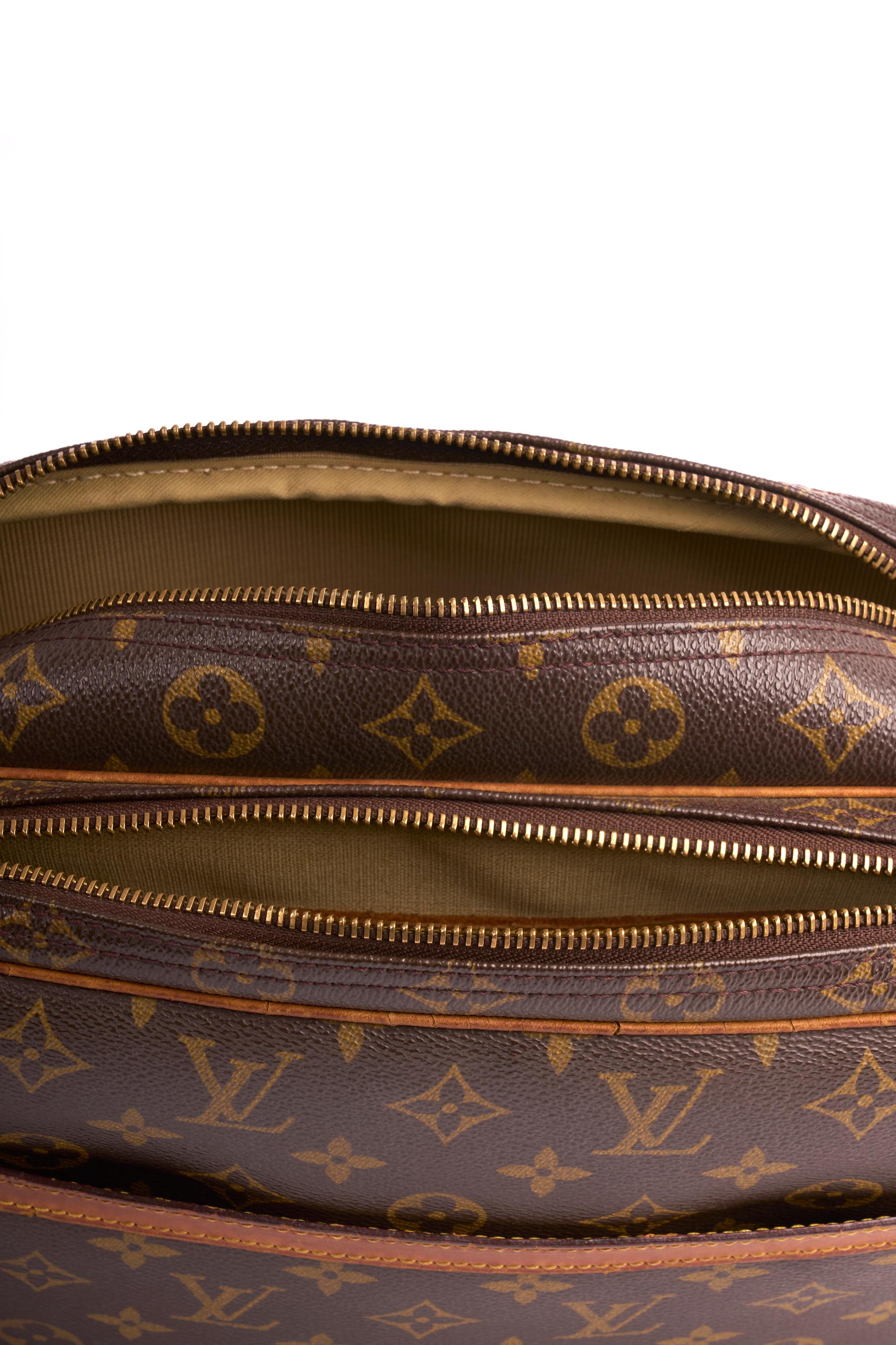 Vintage 1990's Louis Vuitton Monogram Reporter Shoulder Bag en vente 4