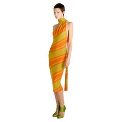 Vintage-Kleid von Alexander McQueen, Herbst/Winter 2001, aus gestreiftem Strick, asymmetrisch geschnitten