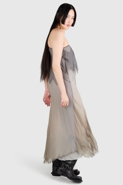 Abito vintage in seta grigio sfumato della collezione Resort 2006 di John Galliano