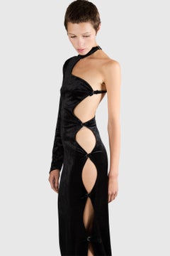Robe longue en velours noir à découpes « Armophous » de la marque Swanky Modes, collection vintage de 1978