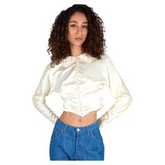 Vintage-Bluse aus elfenbeinfarbenem Satin mit Perlenstickerei aus den 1940er Jahren, kurz geschnitten