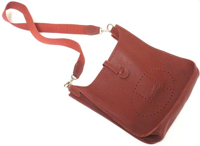 Hermes Evelyne PM burgundy wine leather SHW shoulder bag, 2001 For Sale 2