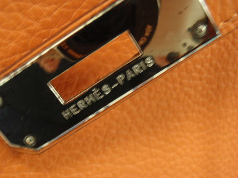 HERMES KELLY 32cm Orance Clemence Palladium Hardware Shoulder Handbag, Year 2003 In Excellent Condition In Holland, PA