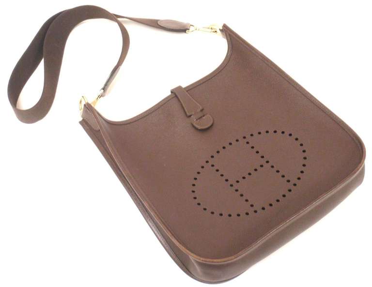 Hermes Evelyne PM Brown Epsom Leather GHW Shoulder Bag, 2004 In Excellent Condition In Holland, PA