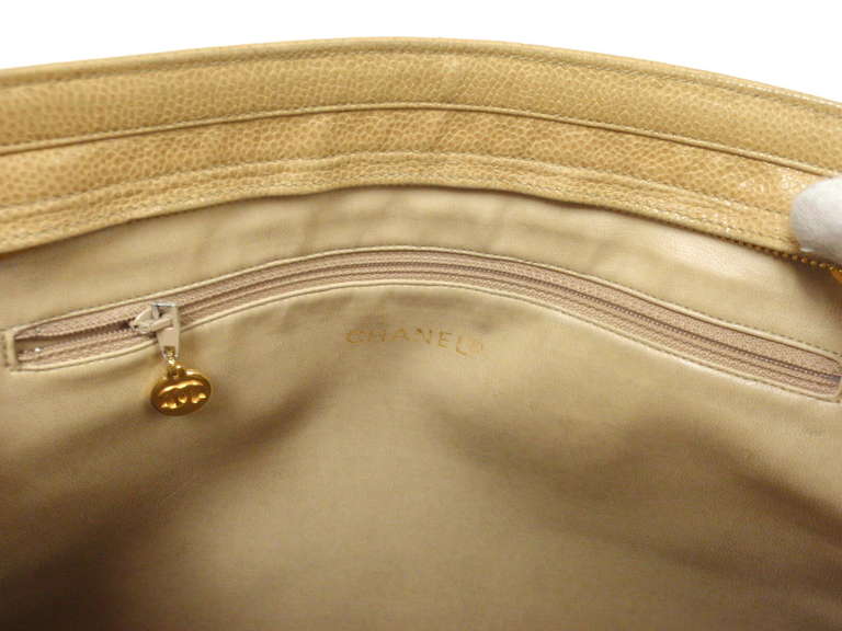 Women's CHANEL Gold Caviar Logo Leather Handbag, 1991-1994