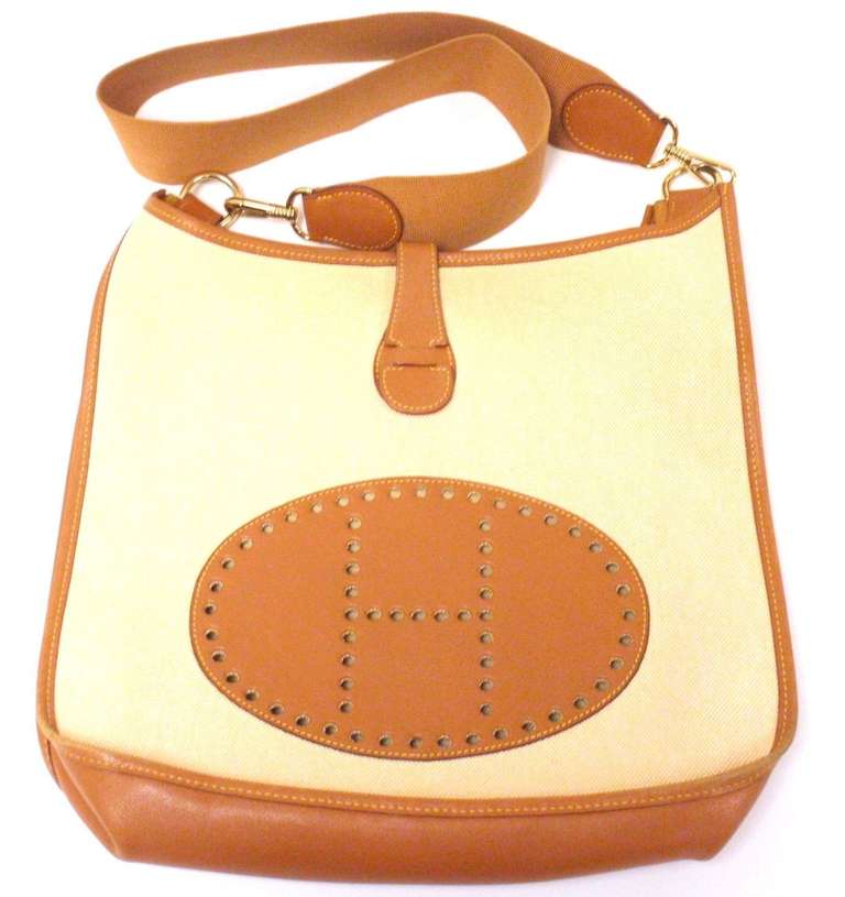 Hermes Evelyne GM Two Tone Tan Courchevel  Leather Shoulder Bag, 1997 In Excellent Condition In Holland, PA
