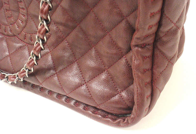 Women's CHANEL Istambul Stich Logo Open Shoulder Tote Burgundy Leather Handbag, 2012 For Sale