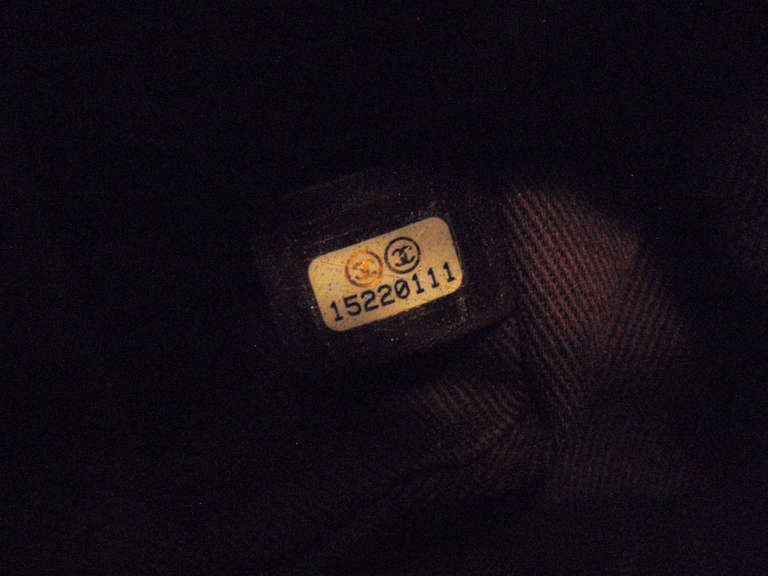 CHANEL Istambul Stich Logo Open Shoulder Tote Burgunderfarbene Lederhandtasche, 2012 im Angebot 4