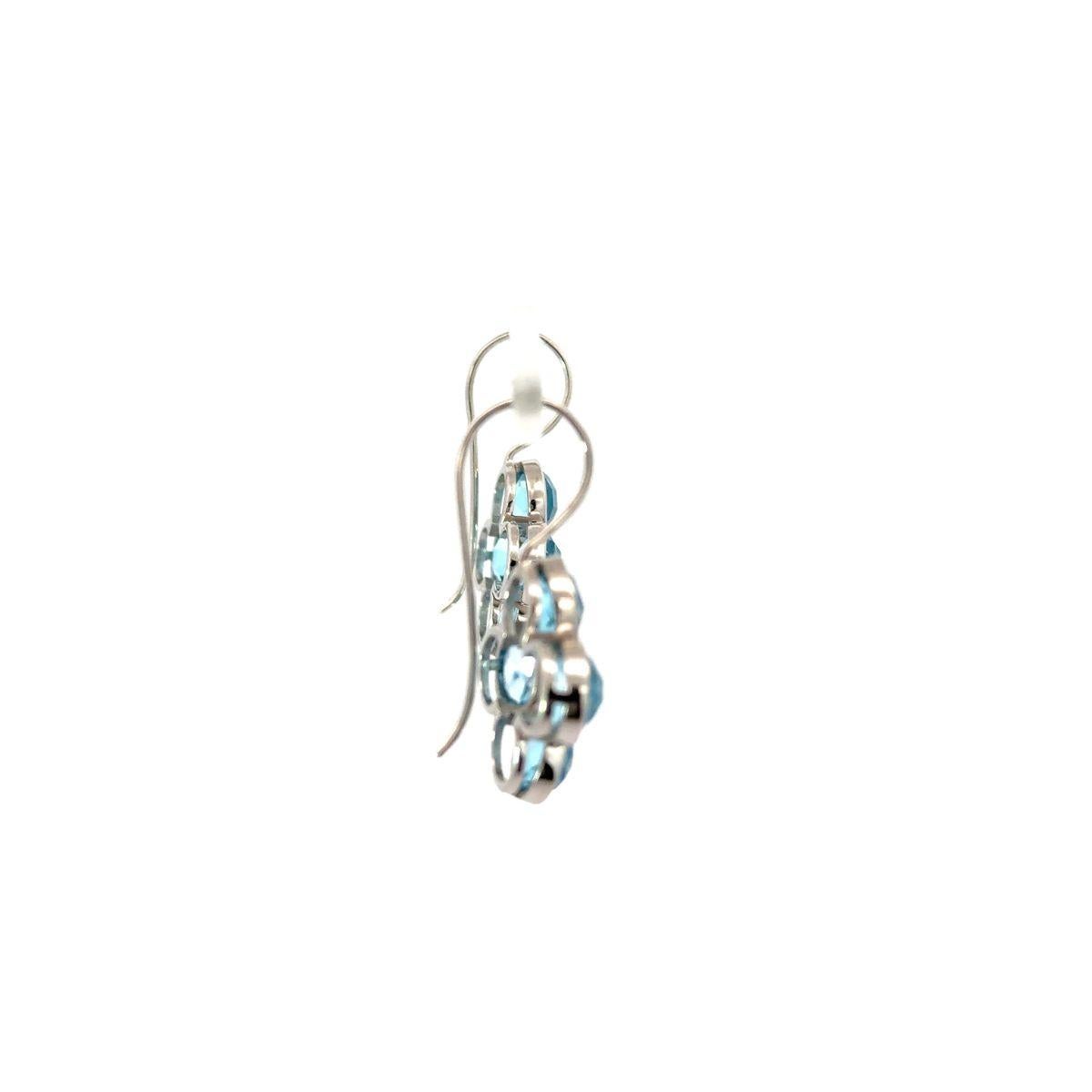 Contemporaneo Orecchini d'argento contemporanei a grappolo floreale di topazio blu naturale per regali da donna in vendita