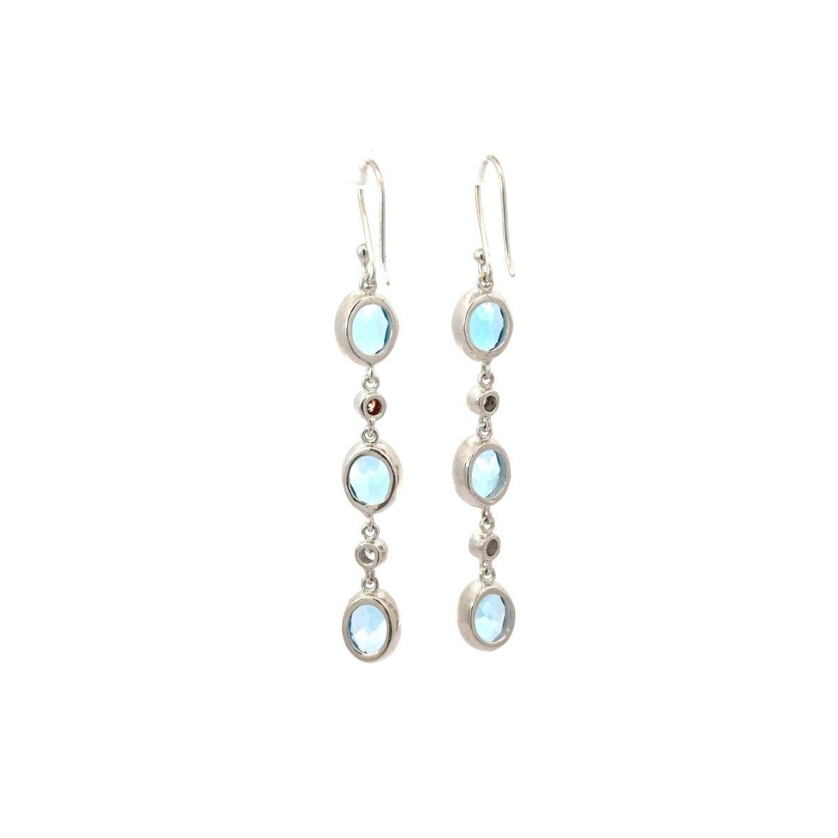 A Silver Linear Drop Ears with Blue Topaz & Zircons Cadeaux parfaits Neuf - En vente à New York, NY