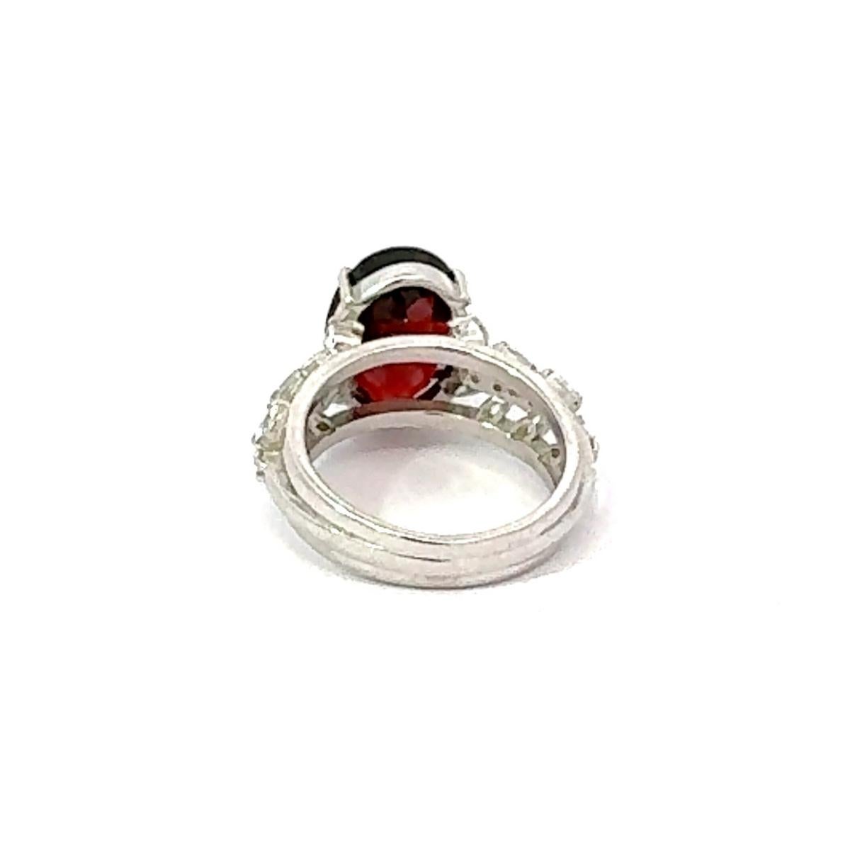Im Angebot: Mordernist Oval Cut natürlichen roten Granat Geburtsstein und Zirkon Ring in 925 Silber () 5