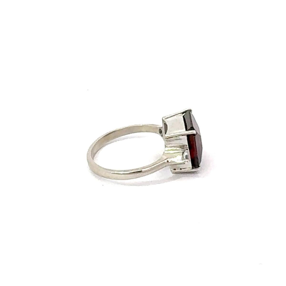 in vendita:  Anello moderno a tre pietre di granato con taglio quadrato per un regalo di San Valentino in argento sterling 3