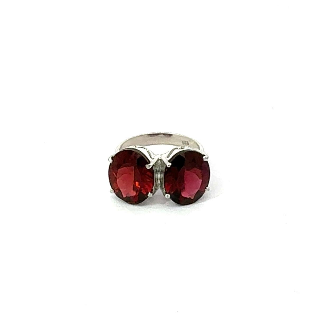 Im Angebot: Bold Twin Oval Granat Geburtsstein Toi et Moi Ring für Sie in 925 Sterling Silber () 2