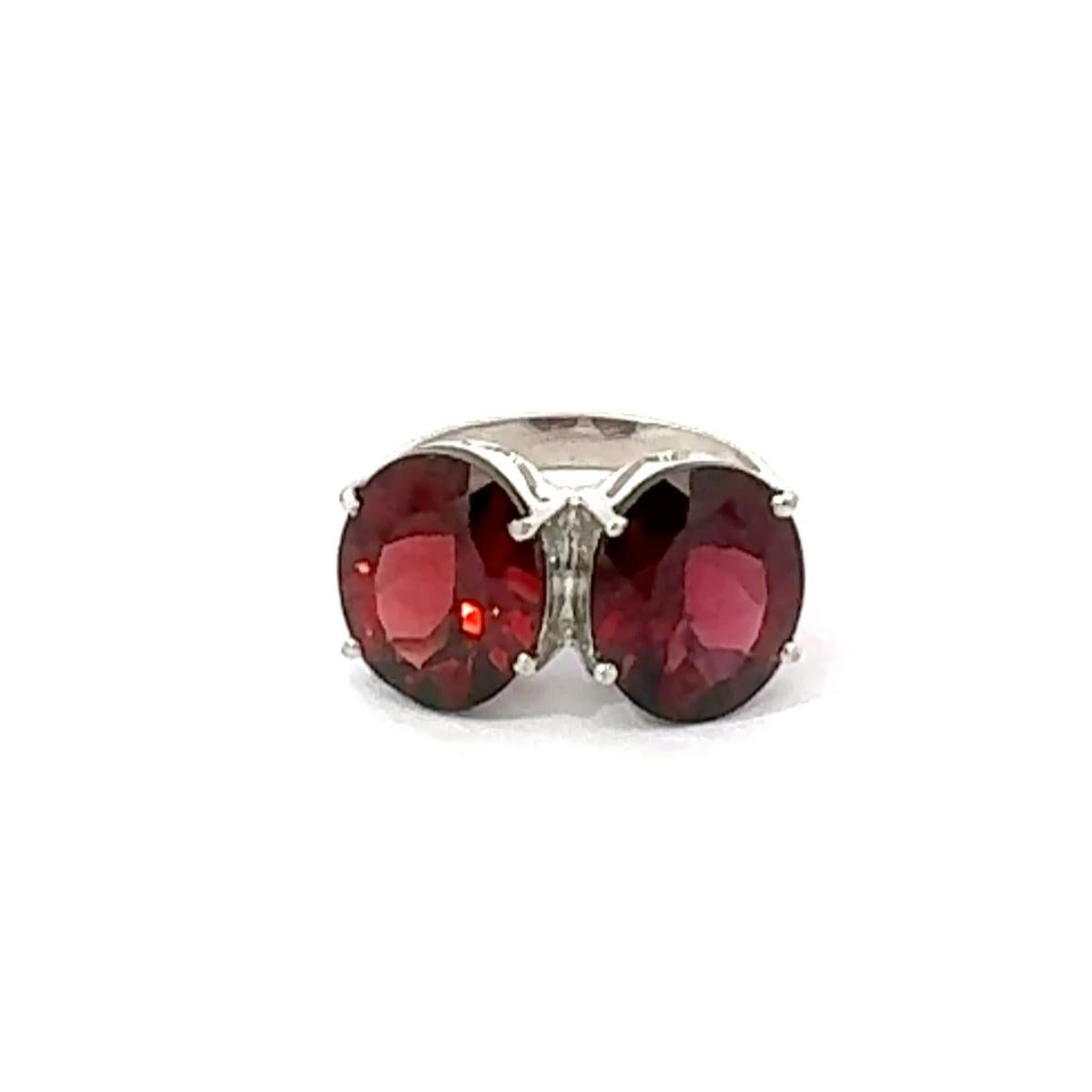 Im Angebot: Bold Twin Oval Granat Geburtsstein Toi et Moi Ring für Sie in 925 Sterling Silber () 6