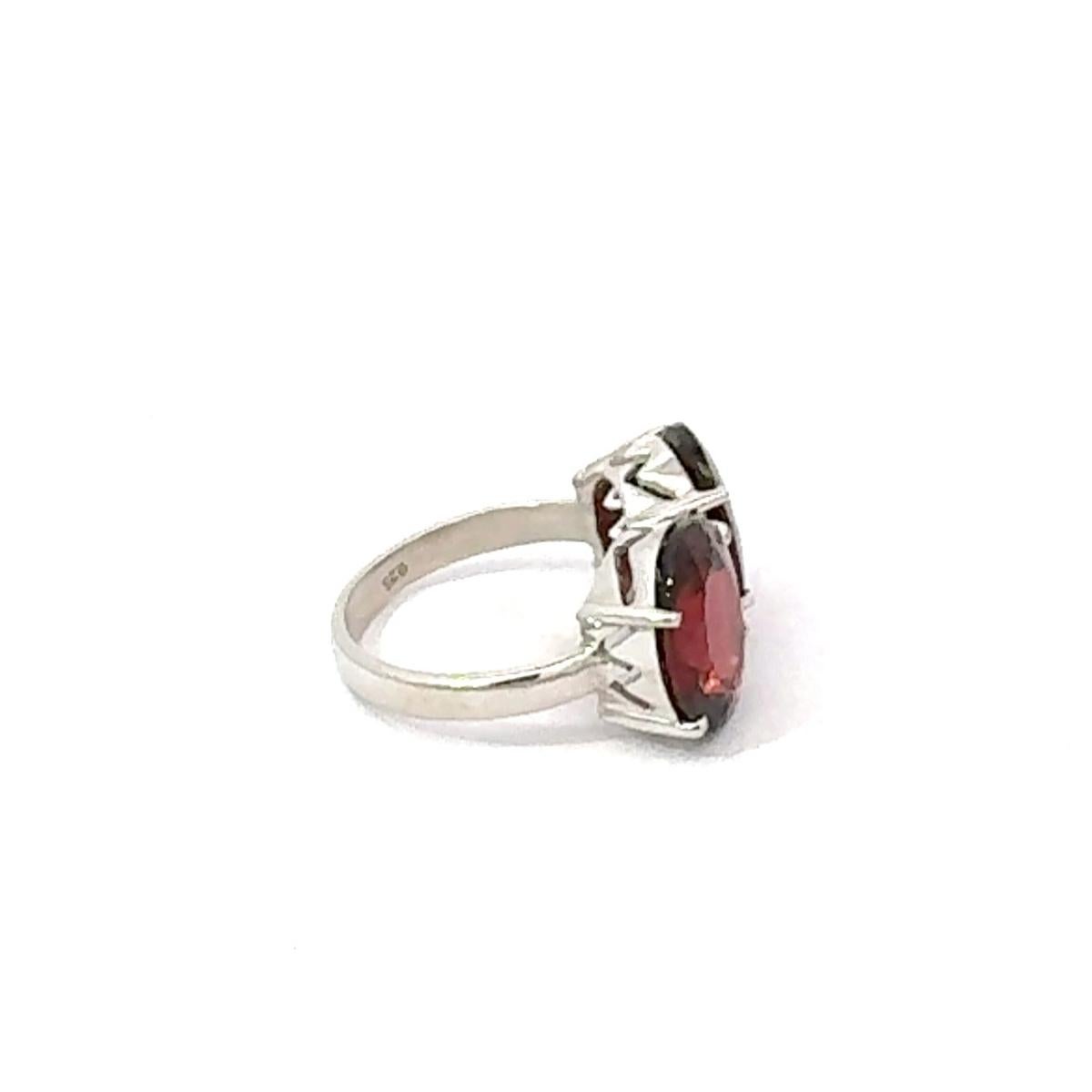 Im Angebot: Bold Twin Oval Granat Geburtsstein Toi et Moi Ring für Sie in 925 Sterling Silber () 4