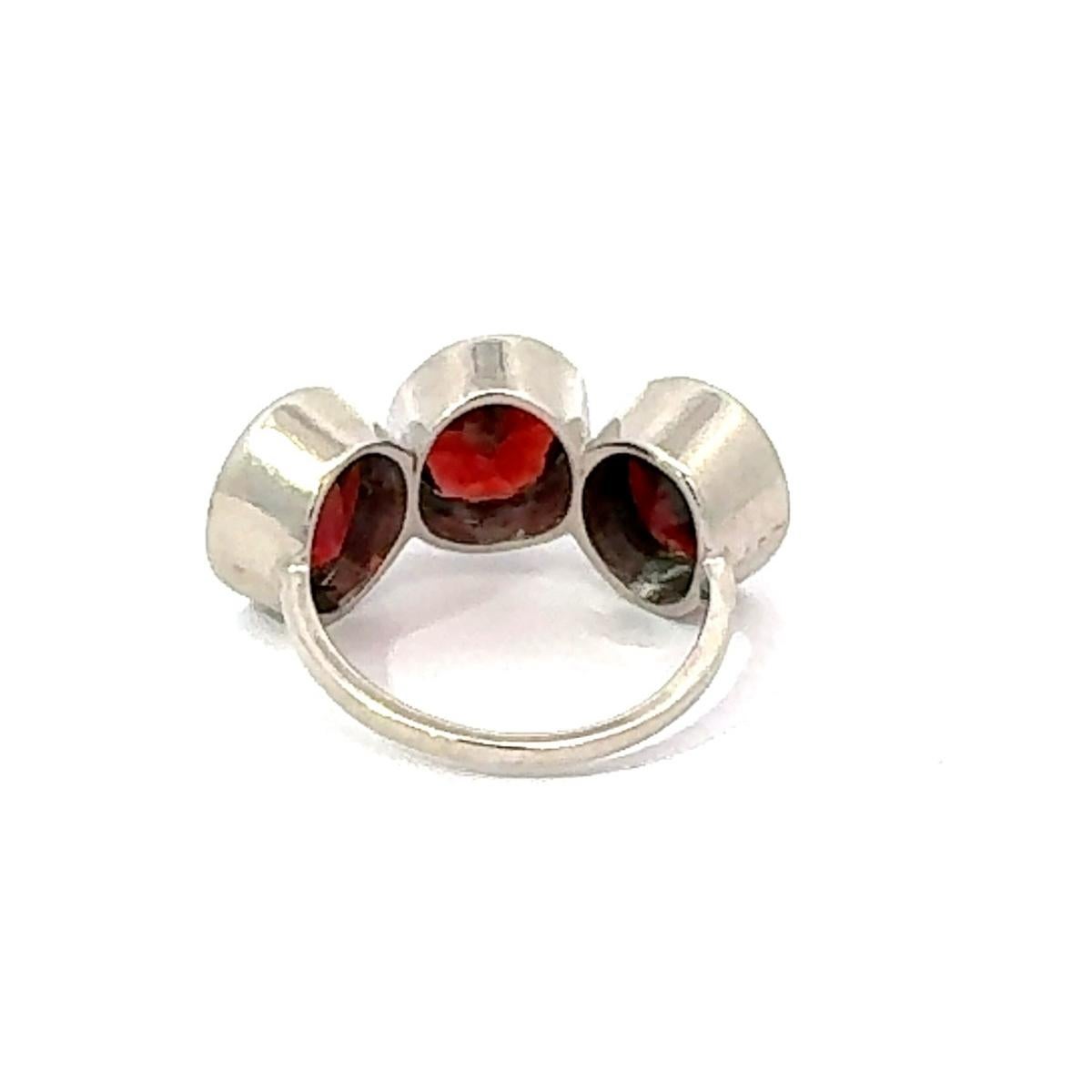 Im Angebot: Tiefroter Granat Dreifach Stein Lünette Set Unisex Cocktail 925 Silber Unisex Ring () 5