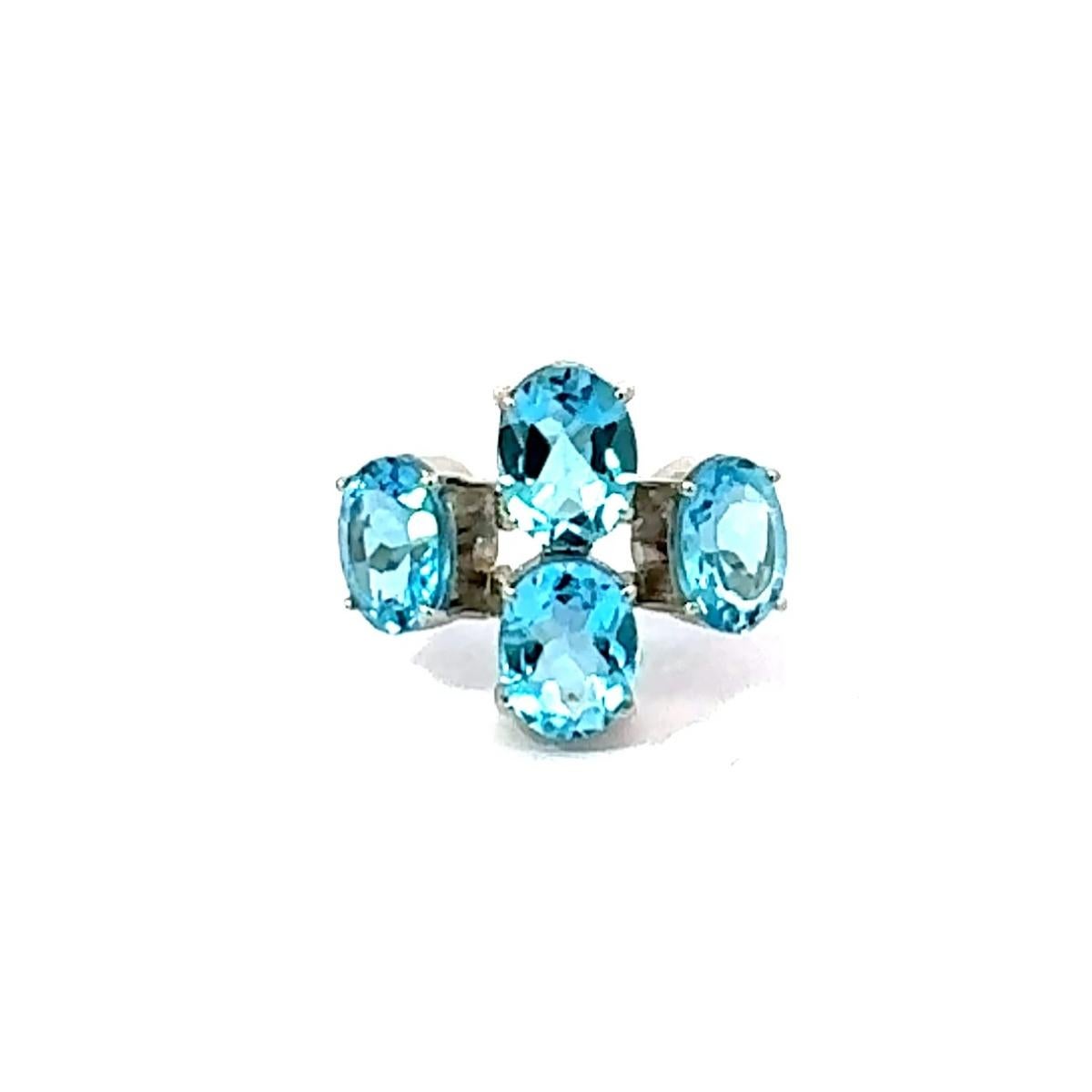 Im Angebot: Art Deco-inspirierter 925er Silber mit vier blauen Topas-Edelsteinen Cocktail-Ring für Geschenke () 5