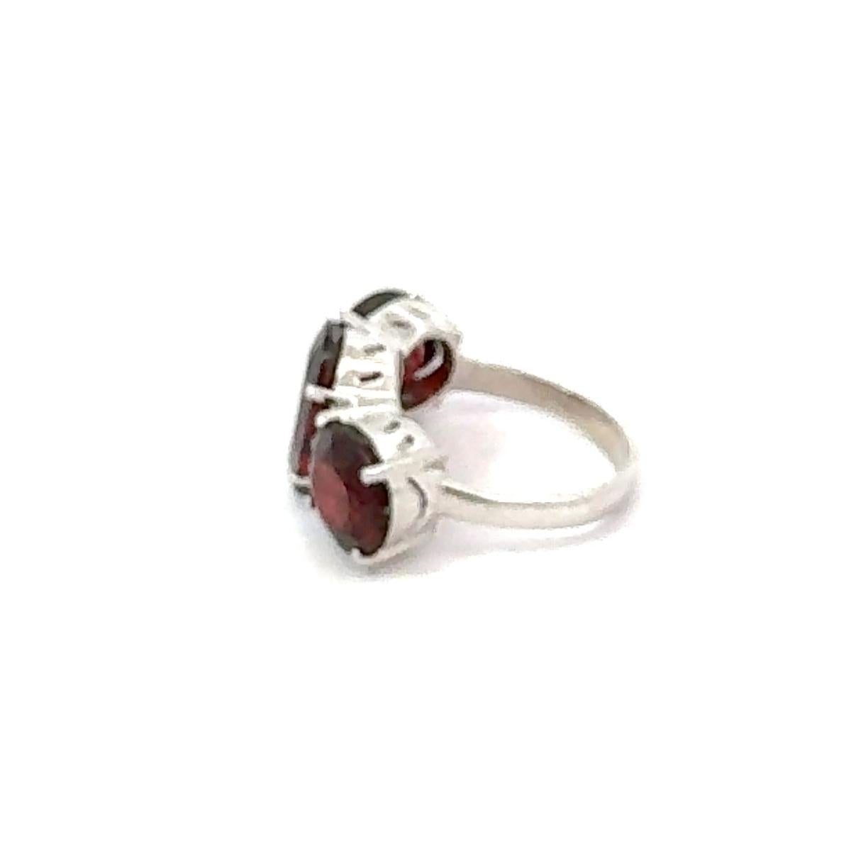 En vente :  Bague en argent 925 avec trois grenats naturels et pierres rouges pour elle 8