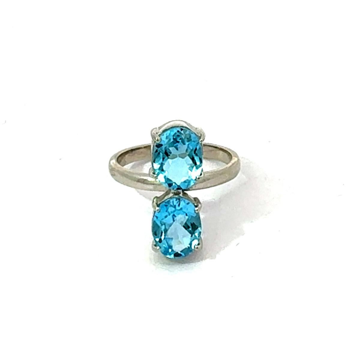 Im Angebot: 925 Sterling Silber Toi et Moi 5,49 Karat Blauer Topas Twin Oval Statement Ring () 4
