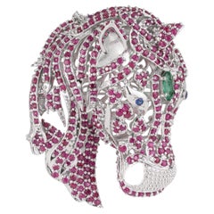 Broche sculpturale en argent sterling 925 avec motif de tête de cheval en pavé de rubis, signée Silvorra