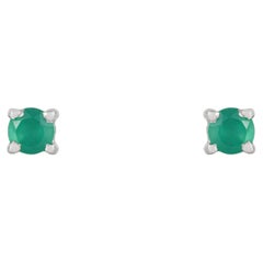 Mini-Ohrstecker aus massivem Silber mit grünem Onyx im Rundschliff von Silvorra