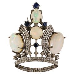 Broche Silvorra de style victorien en argent massif, ornée de kynite bleu opale et de diamants, en forme de couronne