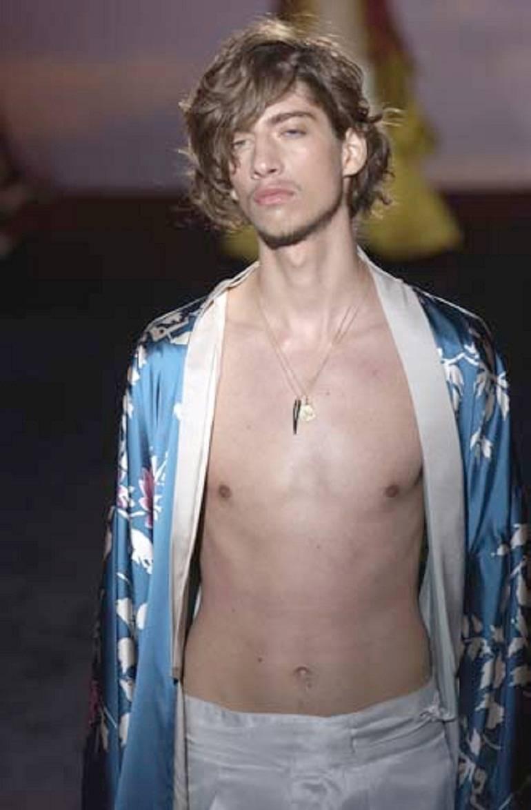Tom Ford for Gucci Spring/Summer 2003 Menswear Blue Silk Kimono In Good Condition In Brisbane, Queensland