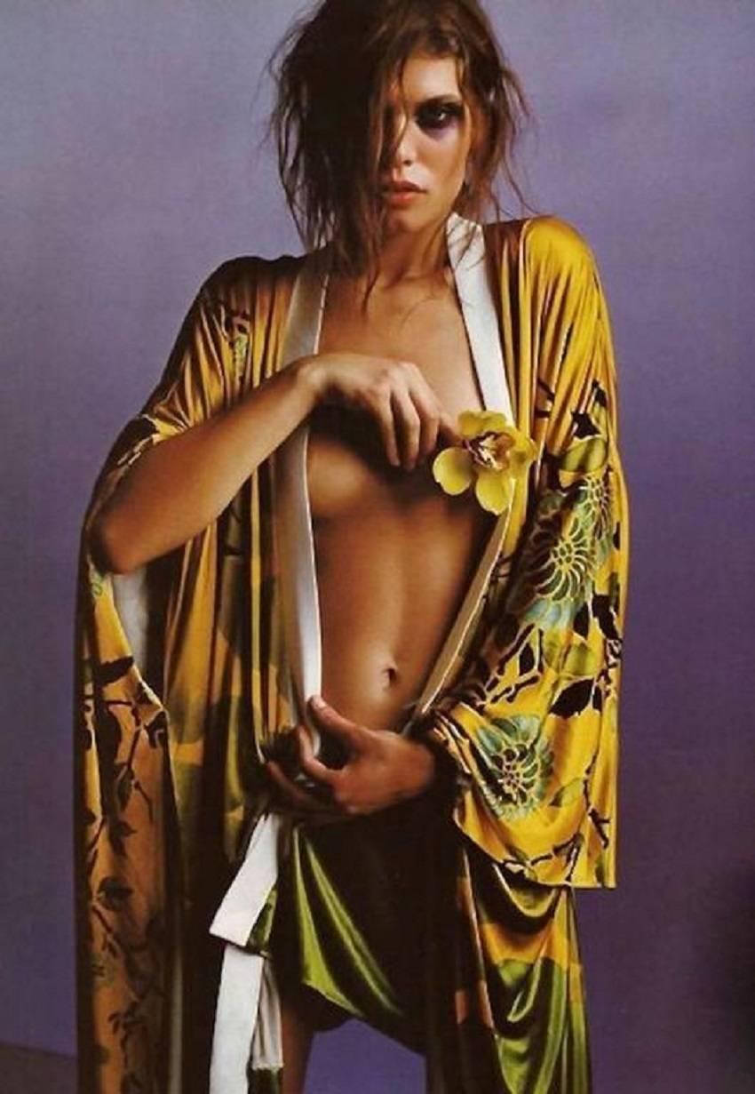 Tom Ford for Gucci Spring 2003 Iconic Yellow Kimono In Good Condition For Sale In Brisbane, Queensland