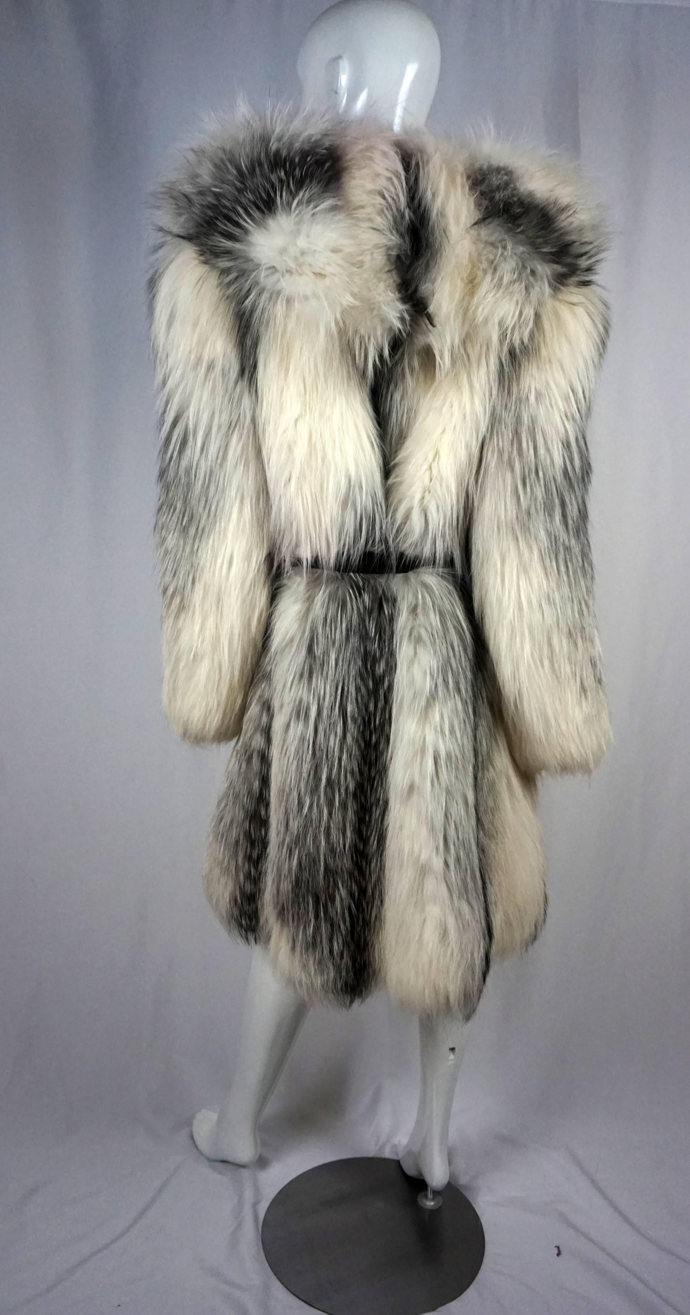 Gray Hooded Fox Marble Fur Coat with Leather Belt For Sale