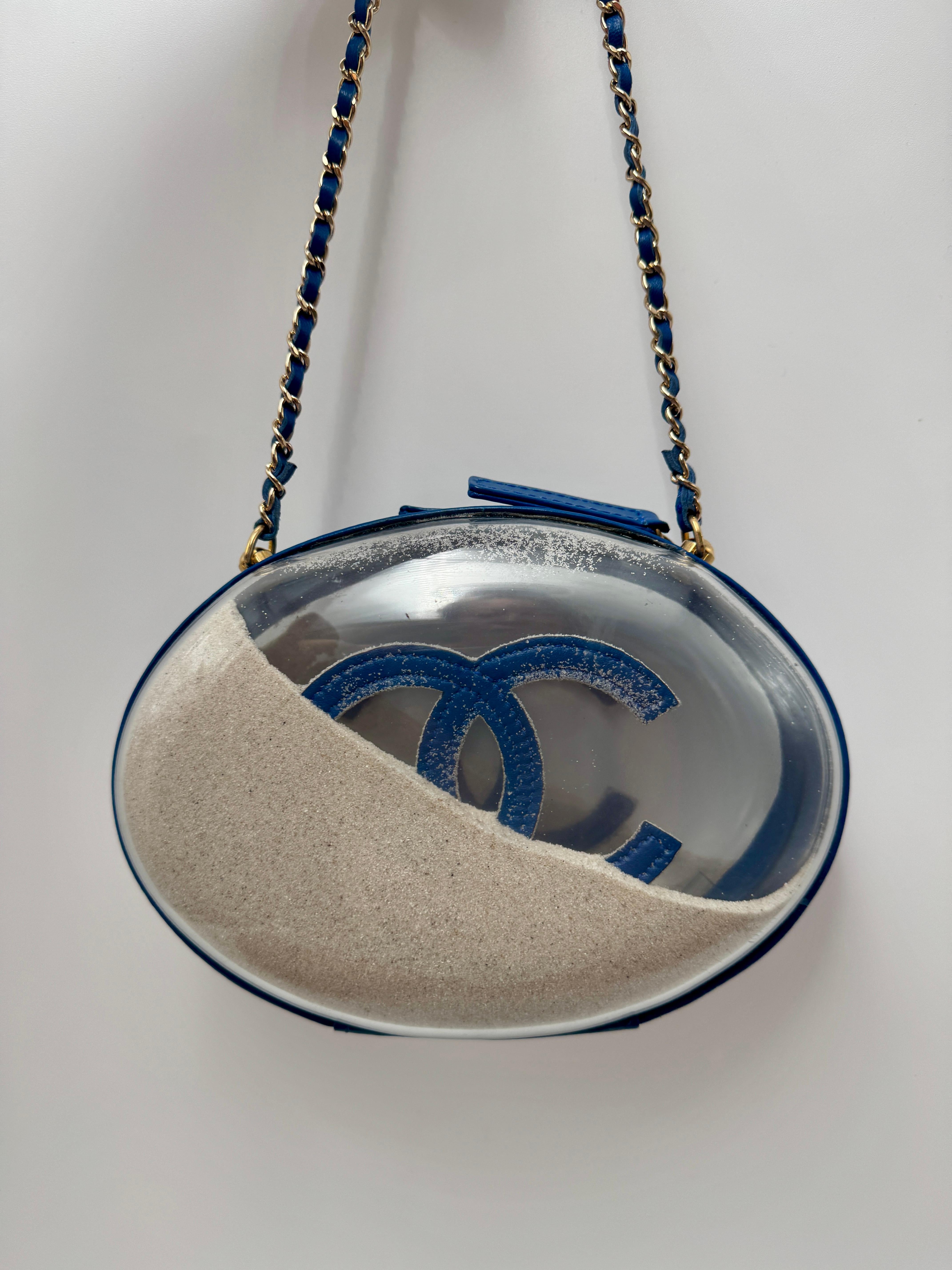 Chanel Edition Limitée Sac Dôme en PVC - Ultra Rare, Circa 2019 en vente 7
