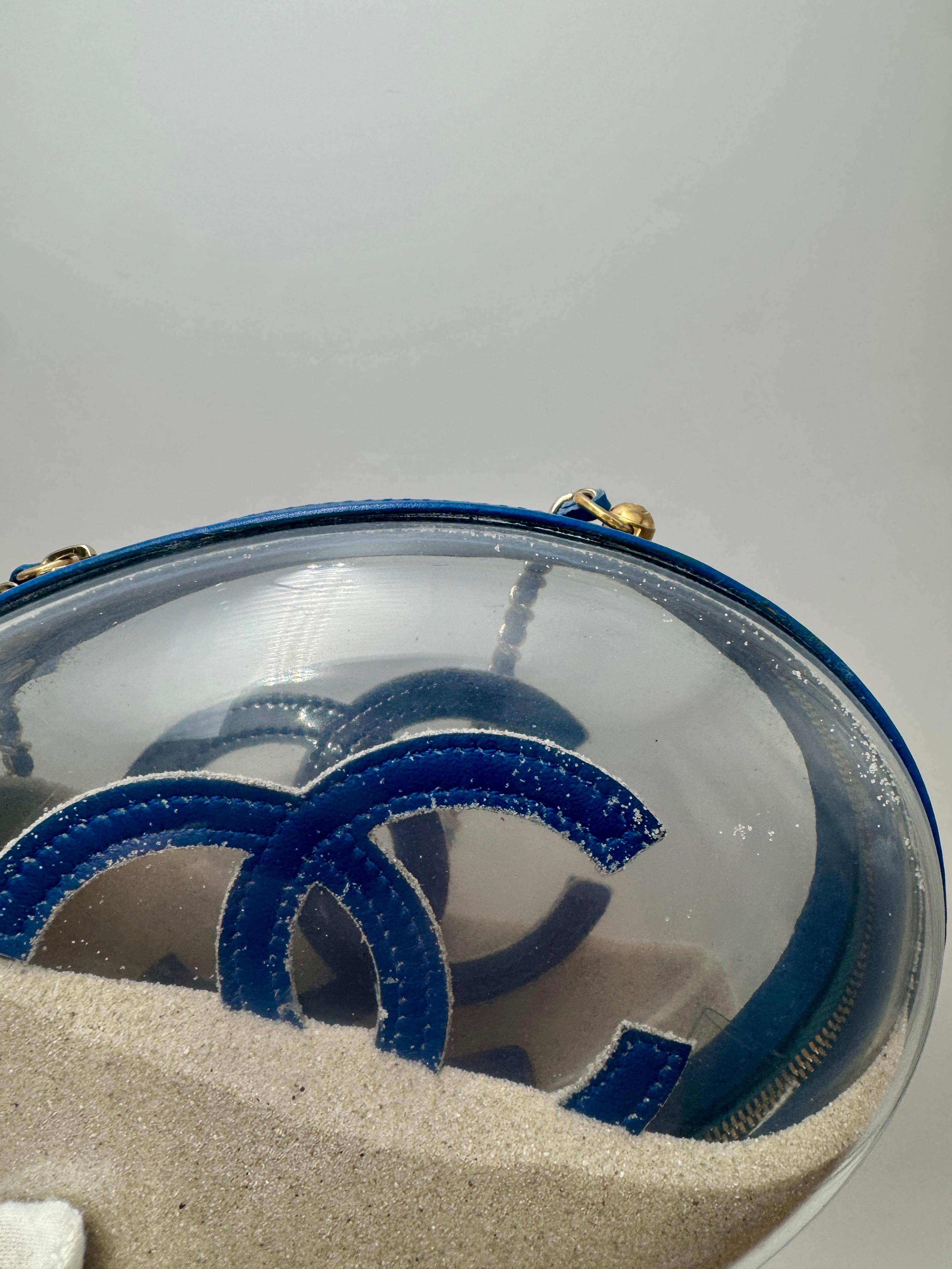 Chanel Edition Limitée Sac Dôme en PVC - Ultra Rare, Circa 2019 Pour femmes en vente