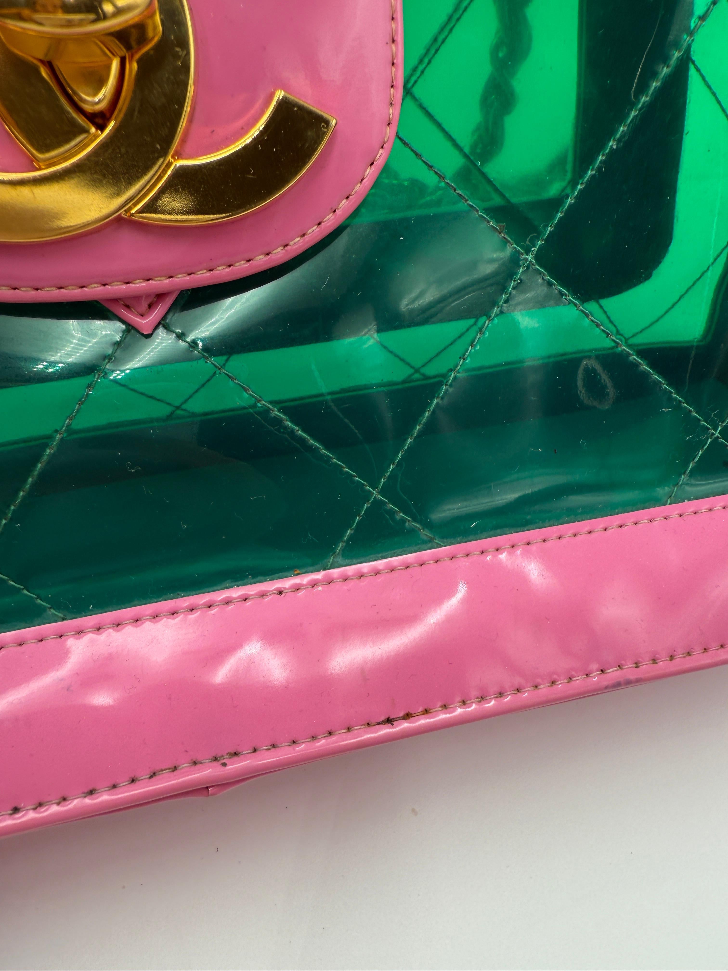 Chanel 1995 Ultra Rara Borsa Maxi Flap in PVC Rosa & Verde In condizioni buone in vendita a San Francisco, CA