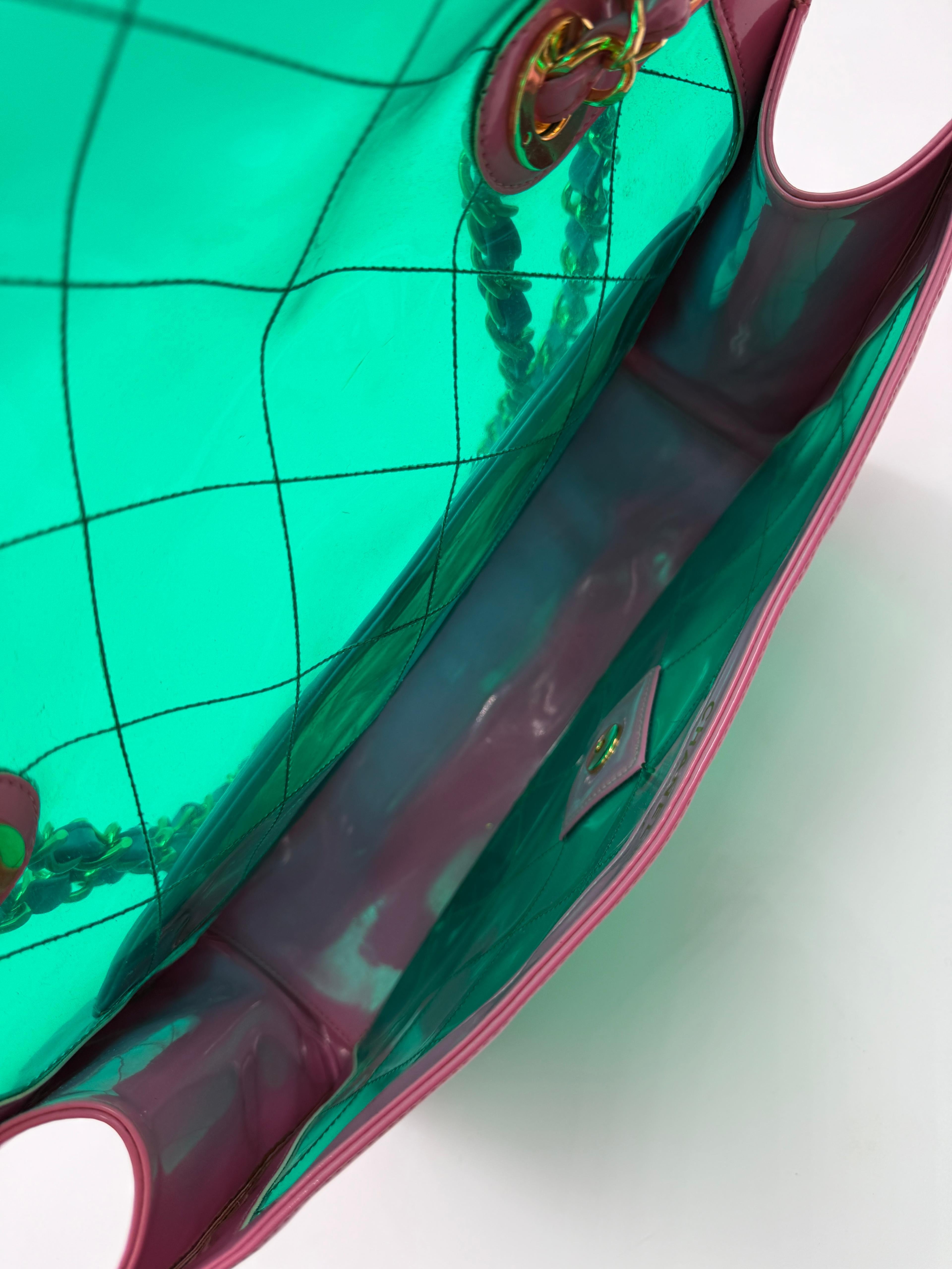 Chanel 1995 Ultra Rara Borsa Maxi Flap in PVC Rosa & Verde in vendita 13