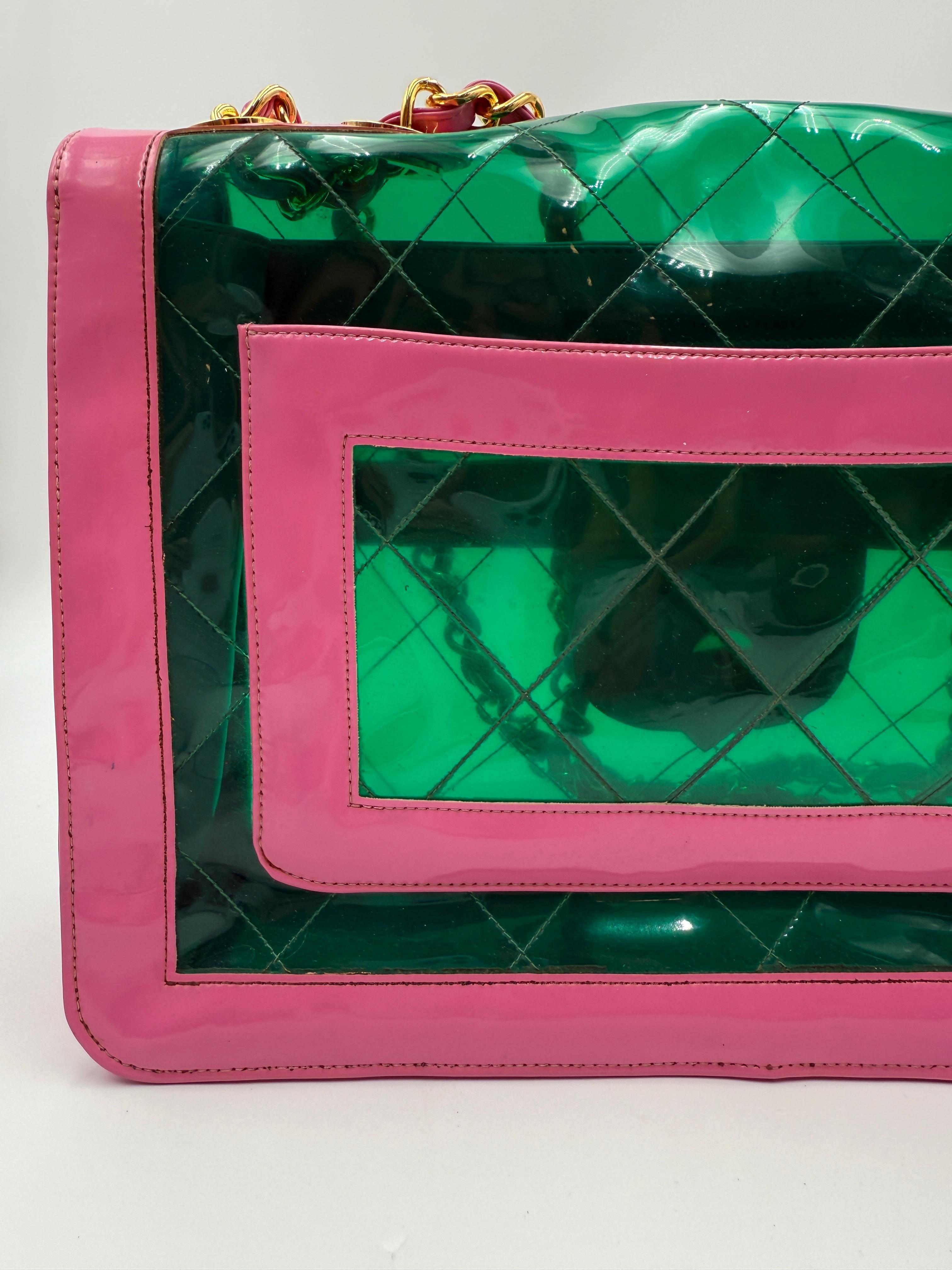 Chanel 1995 Ultra Rara Borsa Maxi Flap in PVC Rosa & Verde in vendita 3
