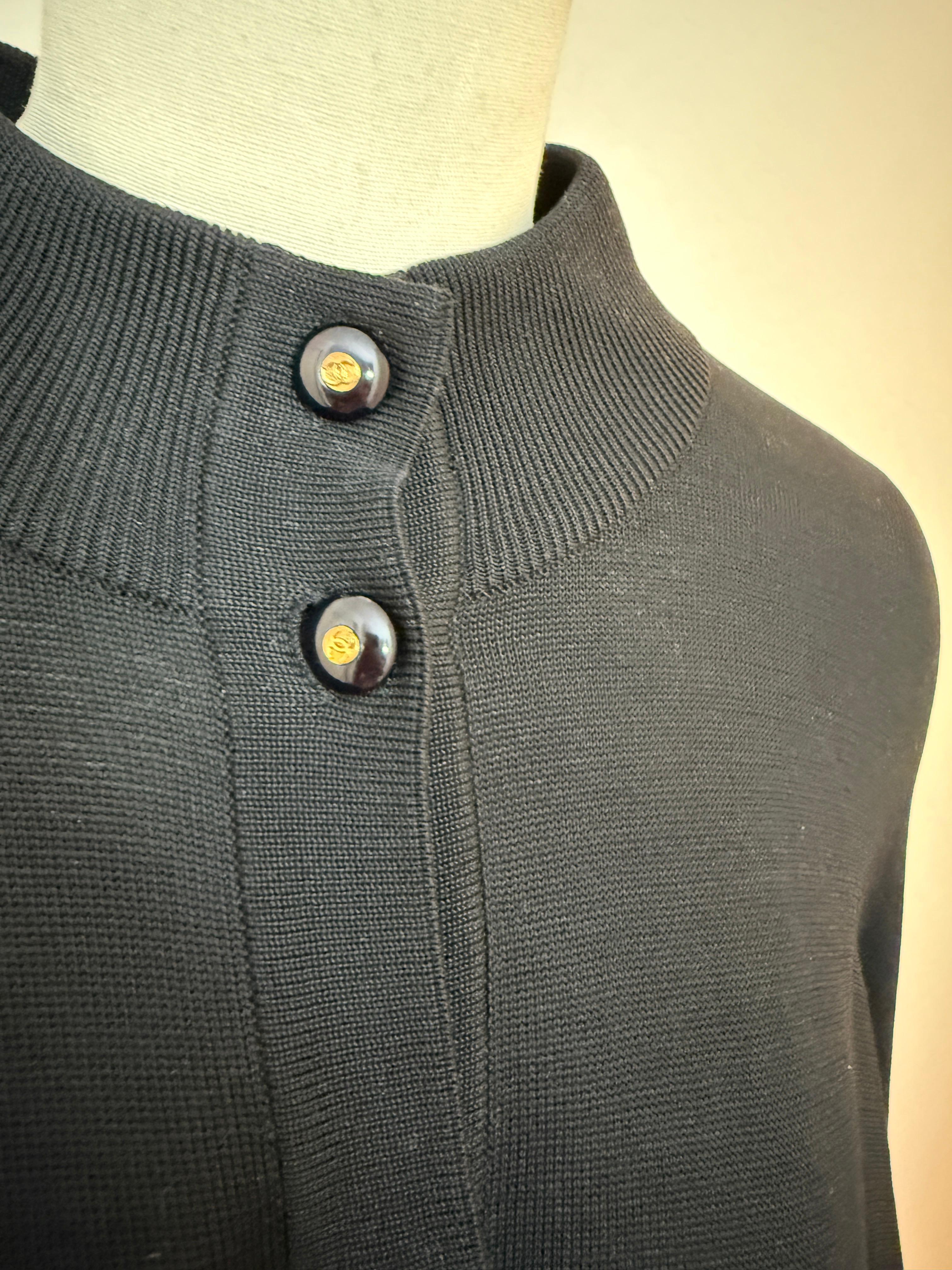 Tuta Chanel 1993 nera con dettaglio logo - Taglia 44 in vendita 3