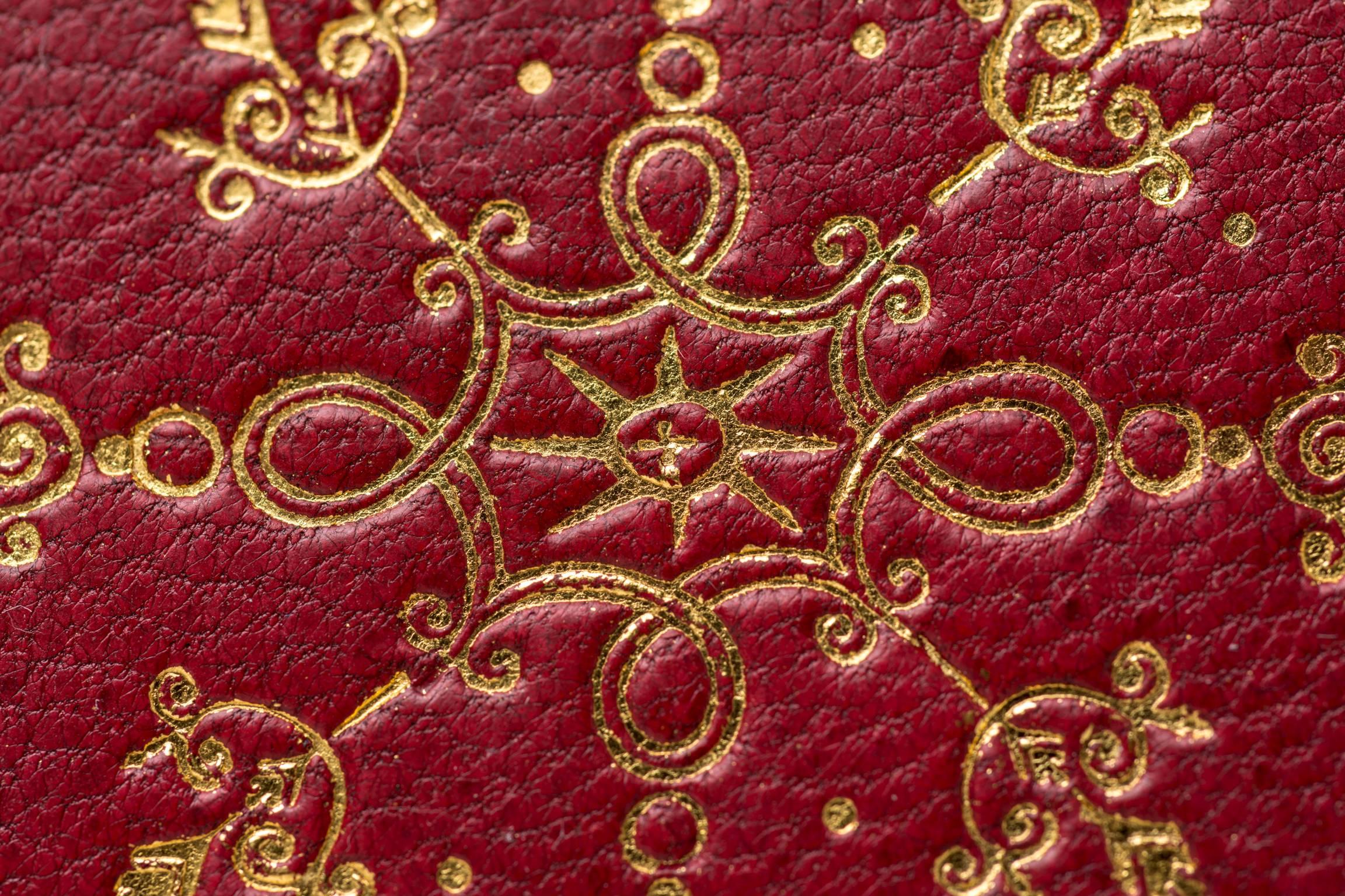Women's Stanway. Red leather purse hand tooled with gold in eighteenth century style For Sale