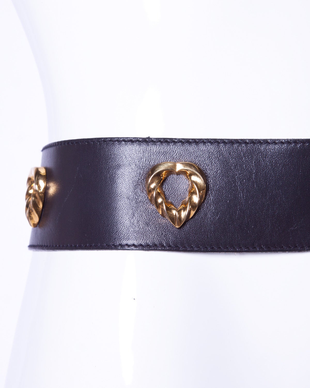 Iconic Escada Vintage 1980s 80s Black Leather Gold Heart Belt In Excellent Condition In Sparks, NV