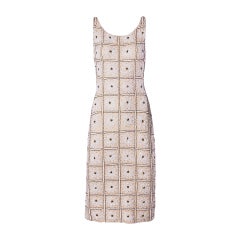 Robe vintage en maille de laine blanche avec fleurs perlées et paillettes, années 1960