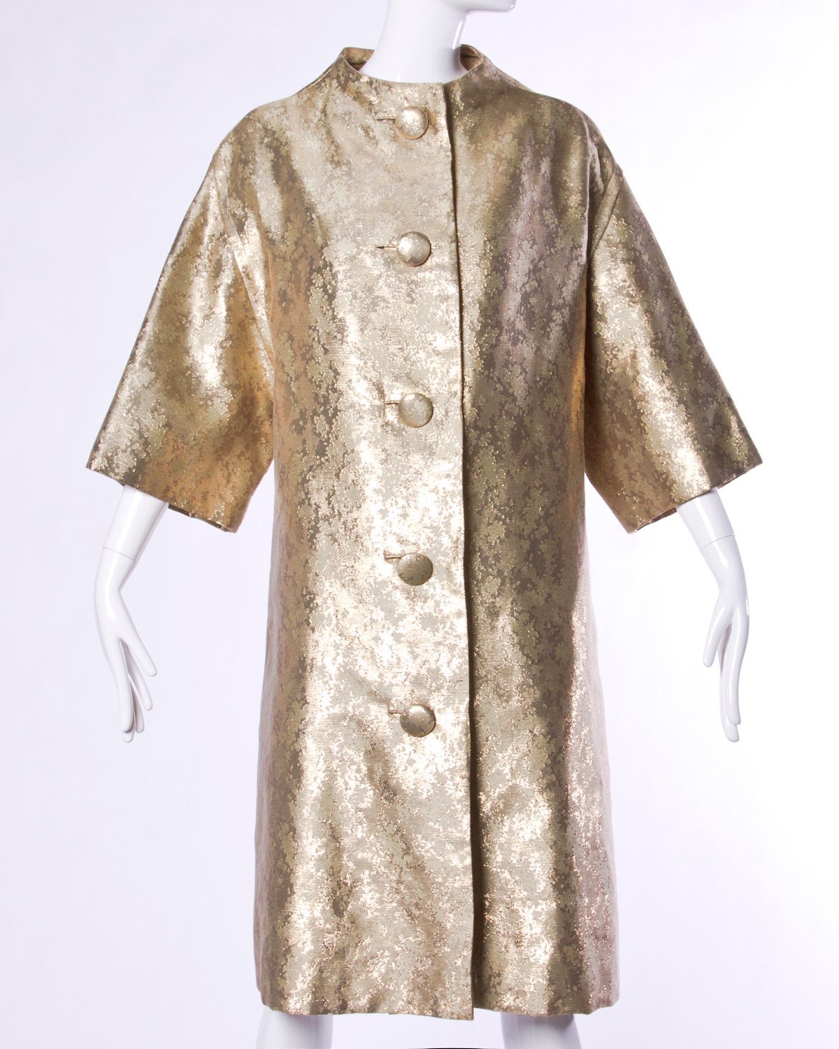 Edward Abbott Manteau de brocart métallique or vintage des années 1960