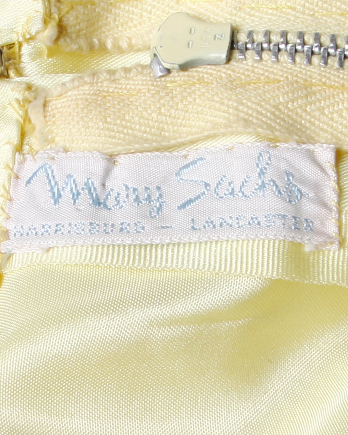 Mary Sachs Vintage Couture 1960er Jahre Metallic Gelb Spitze Etuikleid im Angebot 1