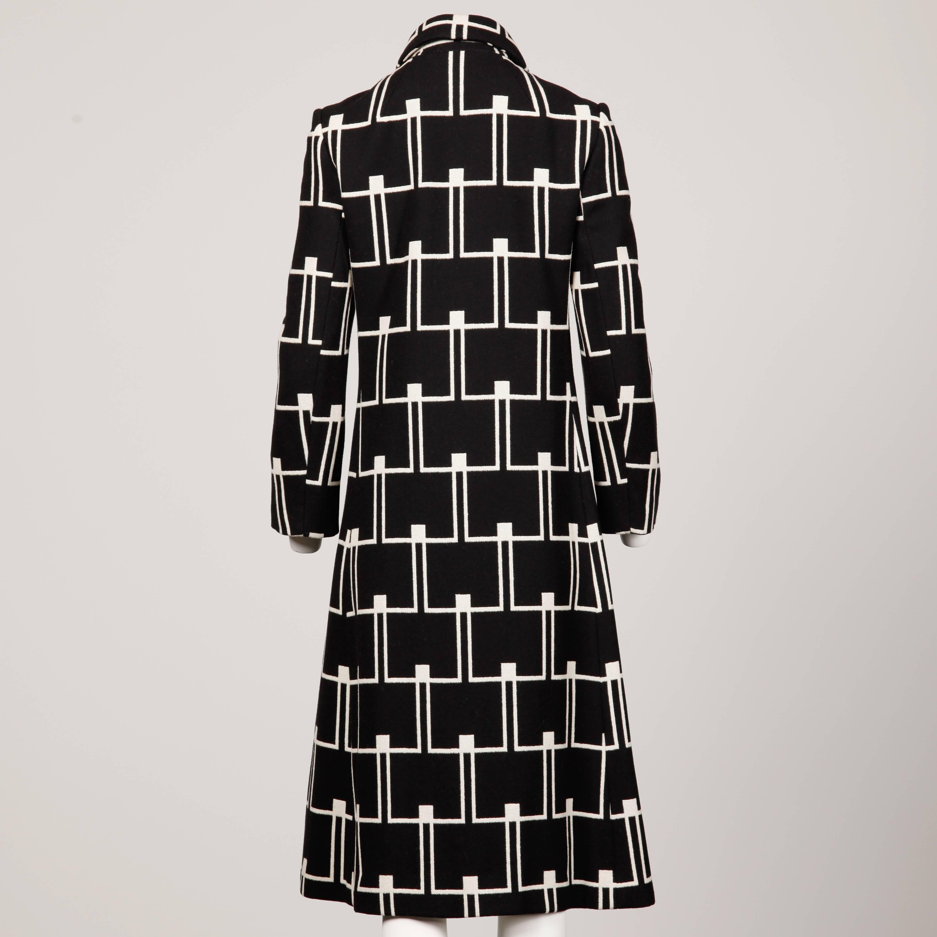 Women's BH Wragge 1960s Vintage Black + White Op Art Geometric Mod Wool Coat