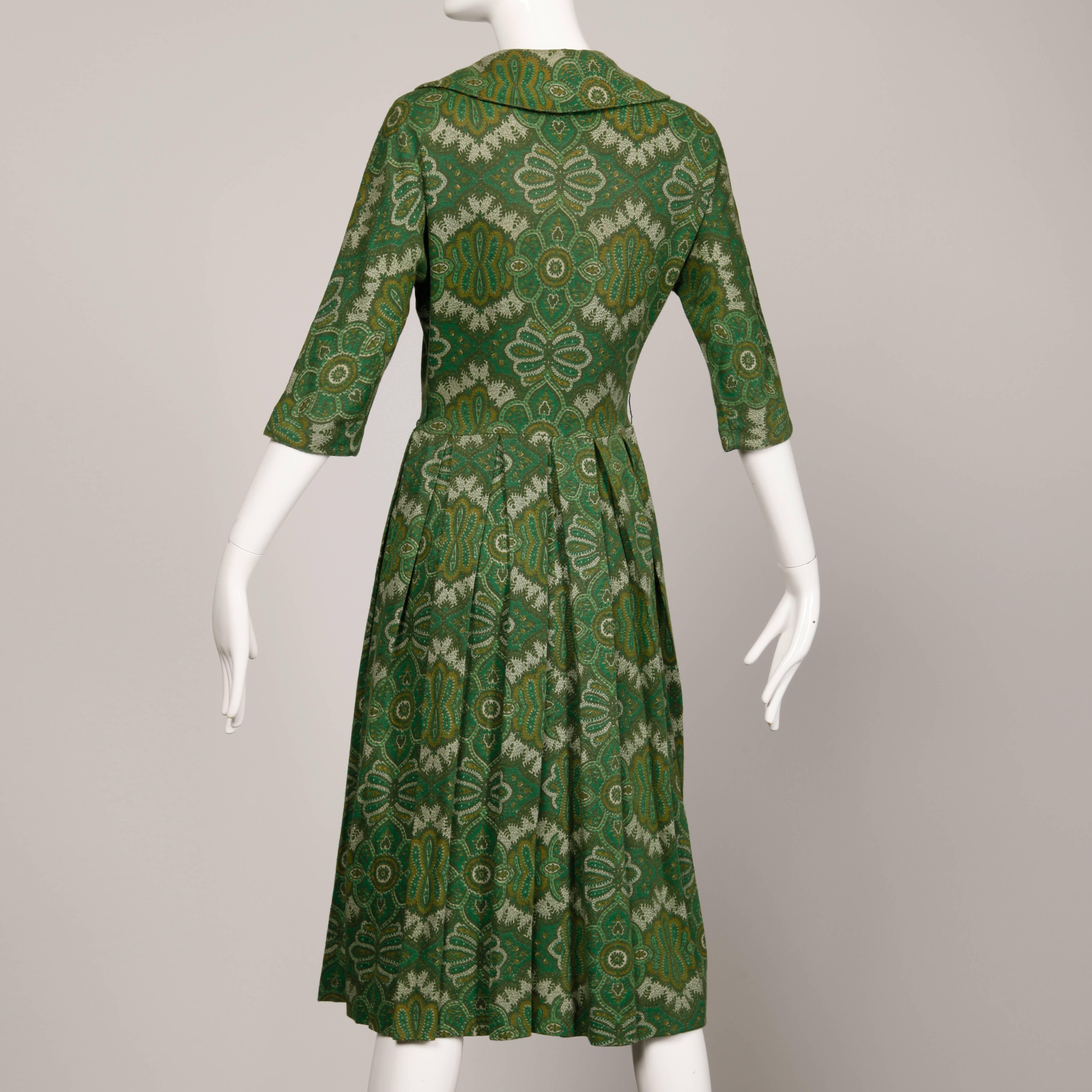 1950s Jerry Gilden Vintage Green Paisley Wool Pleated Dress with Ascot Tie In Excellent Condition In Sparks, NV