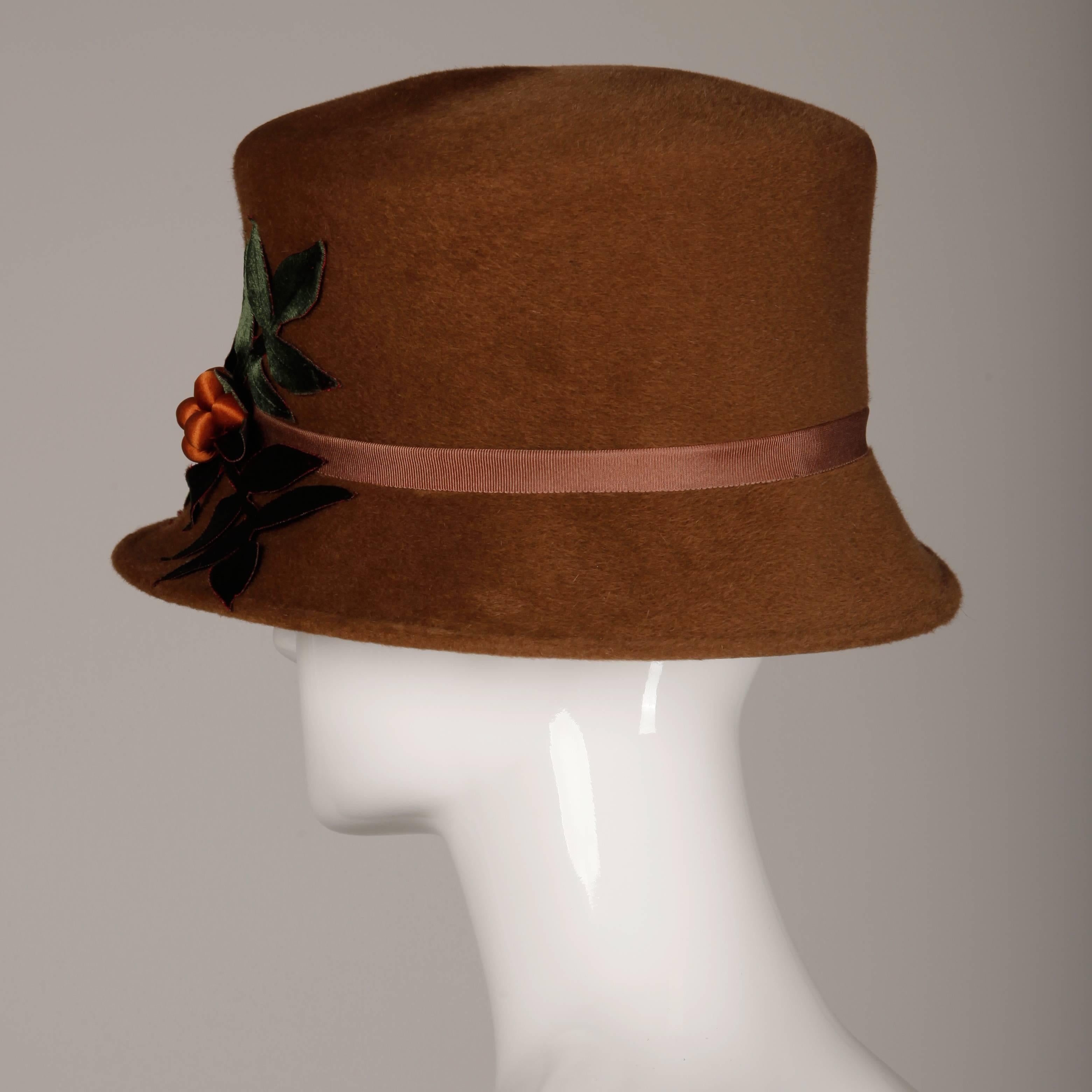 Unworn with Tags Bailey Tomlin Vintage Brown Fur Felt Hat with Berry Applique In New Condition In Sparks, NV
