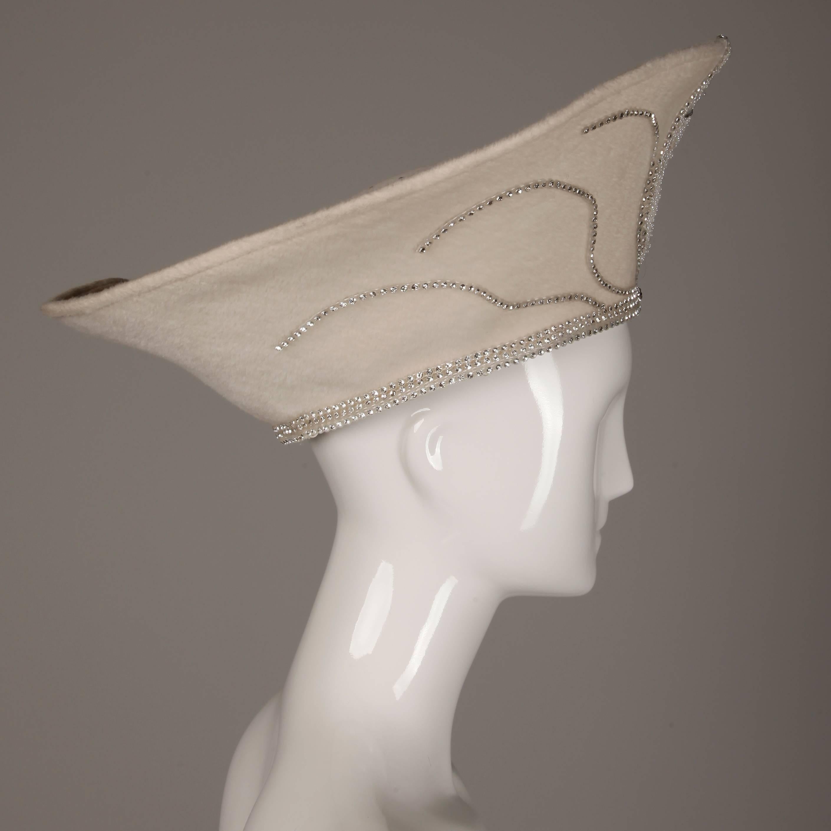 Ungetragen mit Tags George Zamau'l Couture Vintage Hut mit Strasssteinen + Perlen im Angebot 1