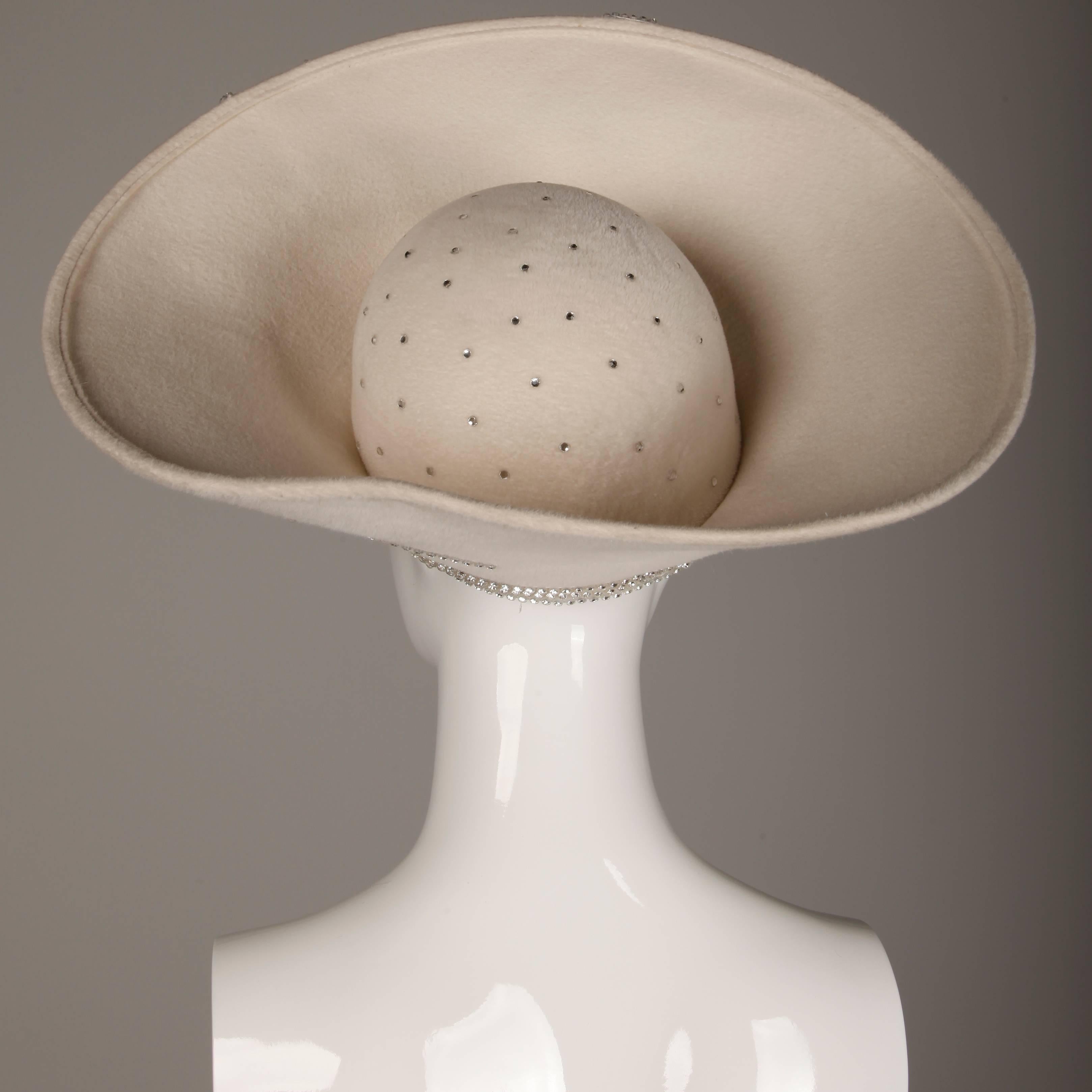 Ungetragen mit Tags George Zamau'l Couture Vintage Hut mit Strasssteinen + Perlen im Angebot 2