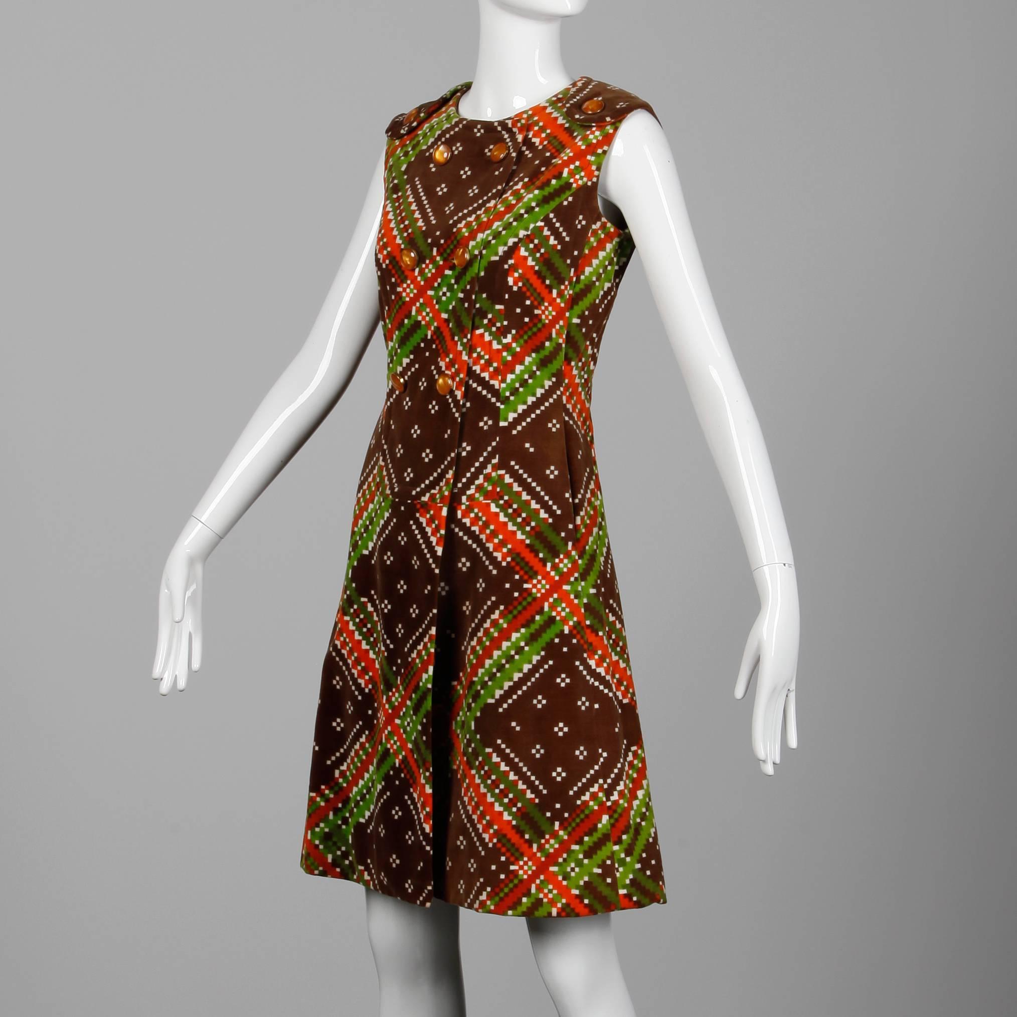1970er Malcolm Starr - Zuschreibung zur Vintage Op Art Geometrisch bedrucktes Samtkleid im Zustand „Hervorragend“ im Angebot in Sparks, NV