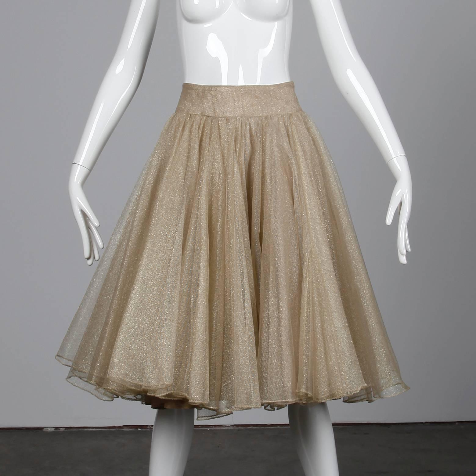 Eavis & Brown Metallic Gold Mesh Silk Full Sweep Ballerina Circle Skirt In Excellent Condition In Sparks, NV