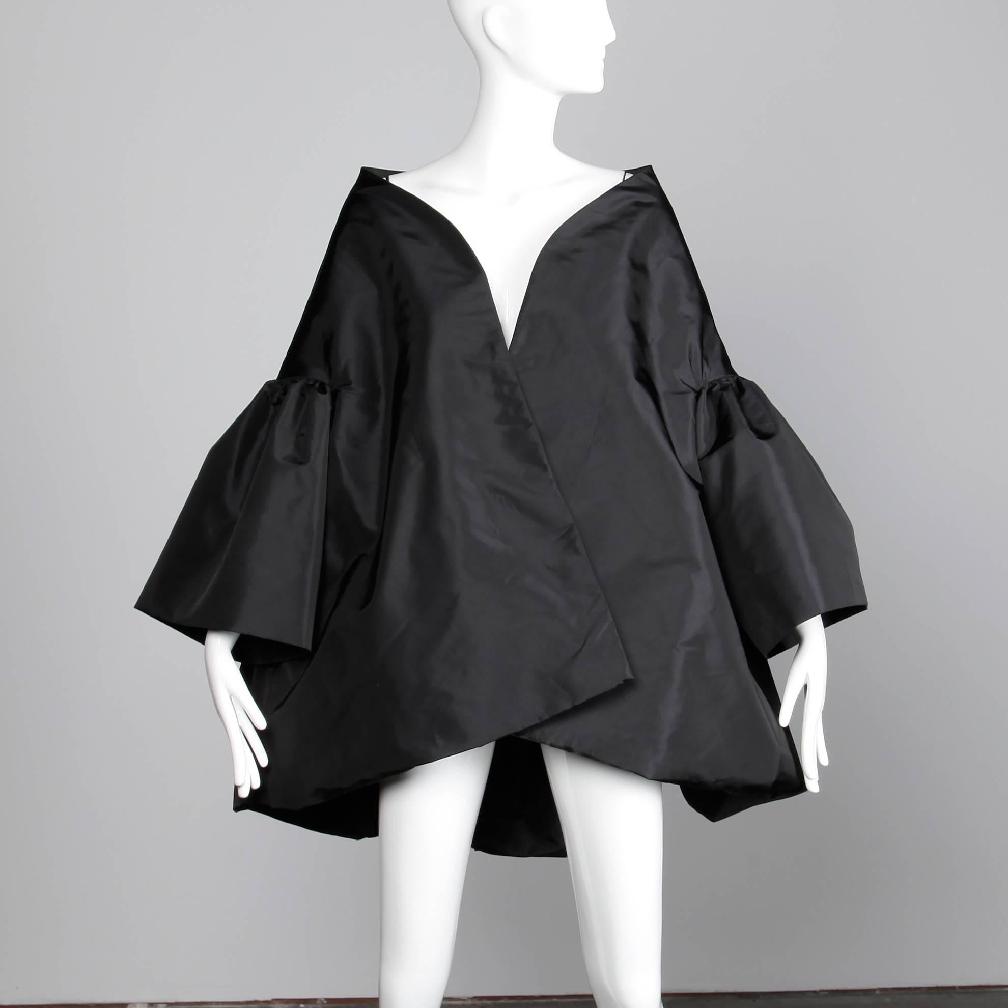 Amazing Victor Costa Black Taffeta Opera Cape Coat or Jacket with Bell Sleeves In Excellent Condition In Sparks, NV